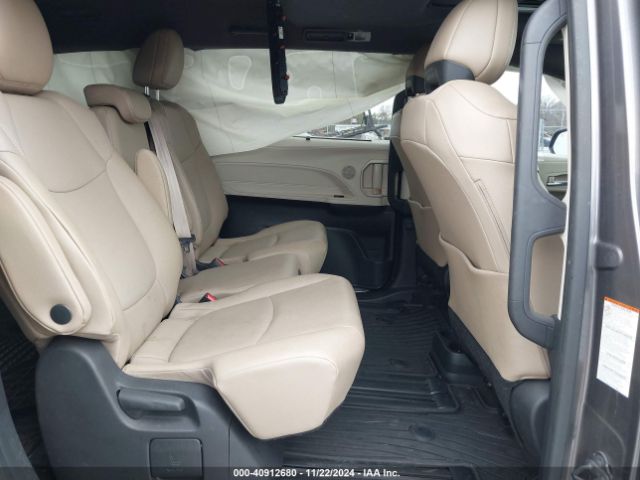 5TDYRKEC1MS008618 Toyota SIENNA XLE