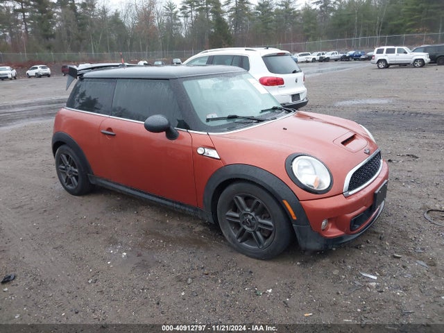 2011 MINI COOPER S WMWSV3C54BTY23922 Photo 0