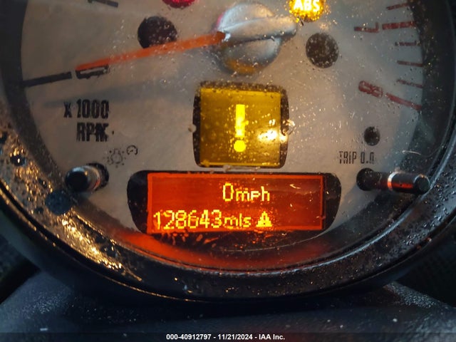 2011 MINI COOPER S WMWSV3C54BTY23922 Photo 6