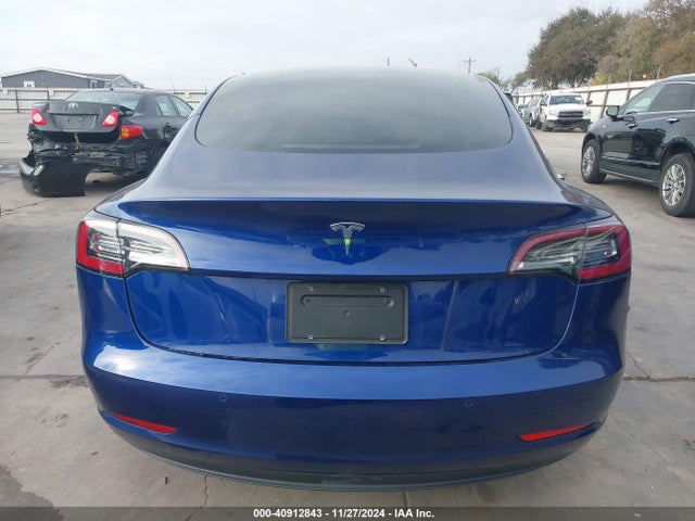 Tesla Model 3 Rear-wheel Drive 2022 5YJ3E1EAXNF305813 Image 15