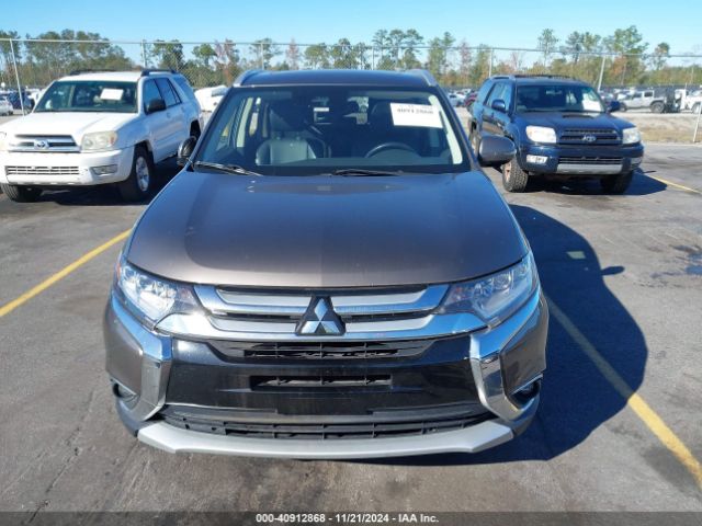 JA4AZ3A38HZ037822 Mitsubishi Outlander Sel