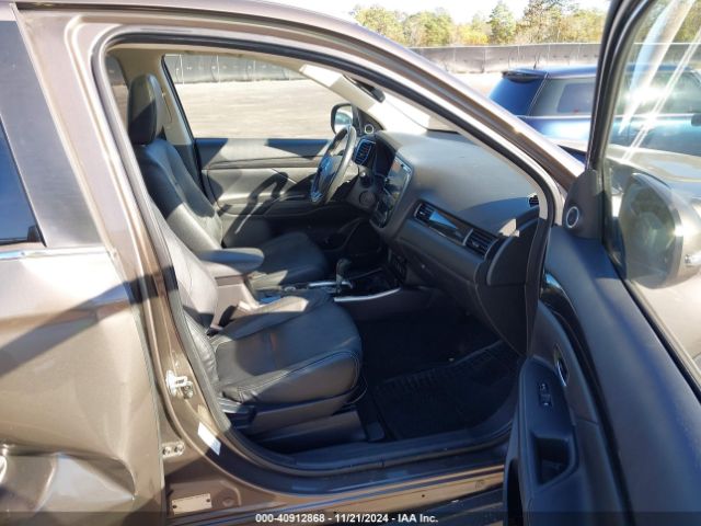 JA4AZ3A38HZ037822 Mitsubishi Outlander Sel
