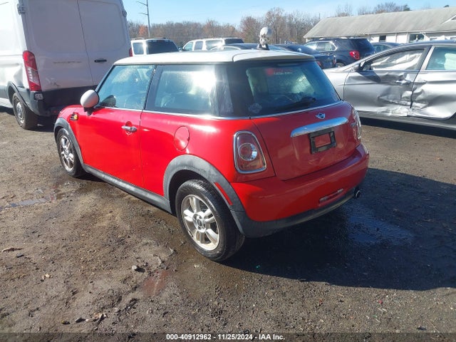 2012 MINI COOPER WMWSU3C51CT259876 Photo 2