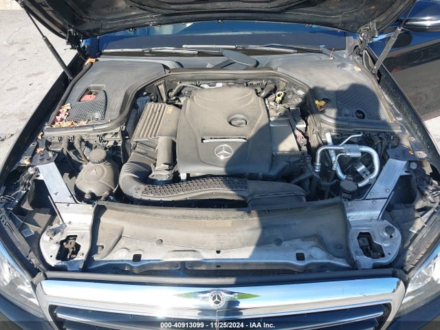 WDDZF4KB8JA303475 Mercedes-Benz E 300 4matic
