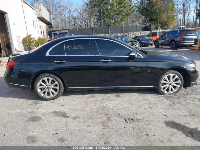 WDDZF4KB8JA303475 Mercedes-Benz E 300 4matic