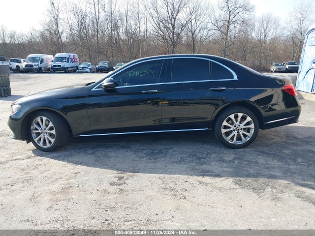 WDDZF4KB8JA303475 Mercedes-Benz E 300 4matic