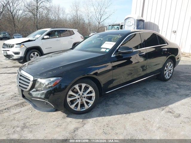 WDDZF4KB8JA303475 Mercedes-Benz E 300 4matic