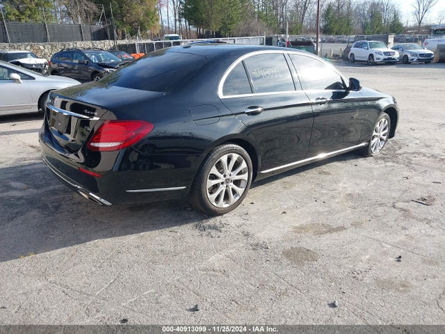 WDDZF4KB8JA303475 Mercedes-Benz E 300 4matic