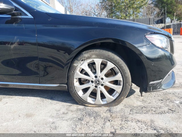 WDDZF4KB8JA303475 Mercedes-Benz E 300 4matic