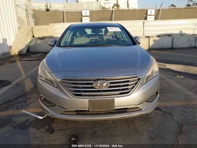 Hyundai SONATA SE 2017 5NPE24AF5HH574179 Image 12