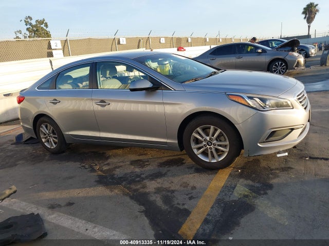 Hyundai SONATA SE 2017 5NPE24AF5HH574179 Image 13