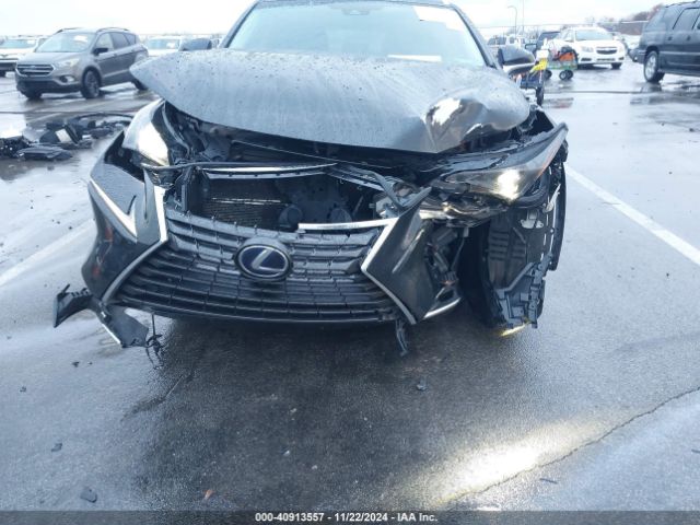 JTJBJRBZ5K2115638 Lexus NX 300H