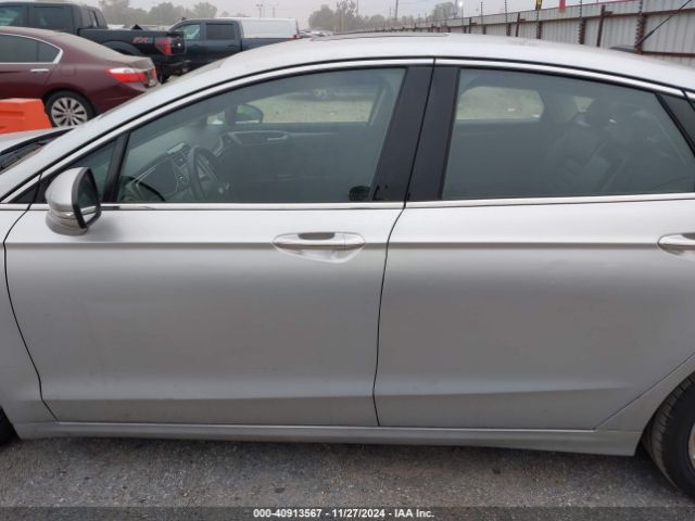 3FA6P0H95JR267473 Ford FUSION SE