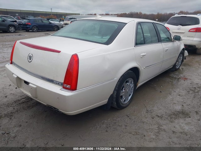 2011 CADILLAC DTS 1G6KH5E68BU124558 Photo 3