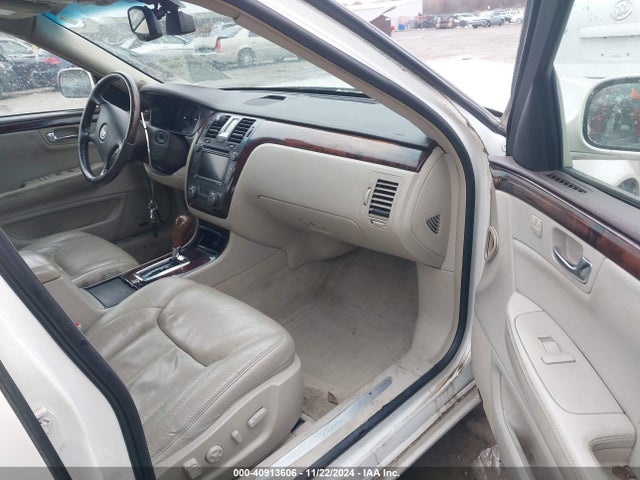 2011 CADILLAC DTS 1G6KH5E68BU124558 Photo 4