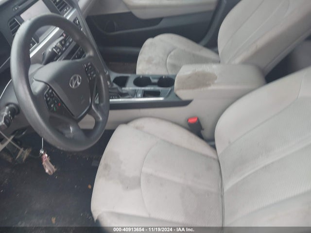 Hyundai SONATA SE 2016 5NPE24AF6GH323881 Image 17