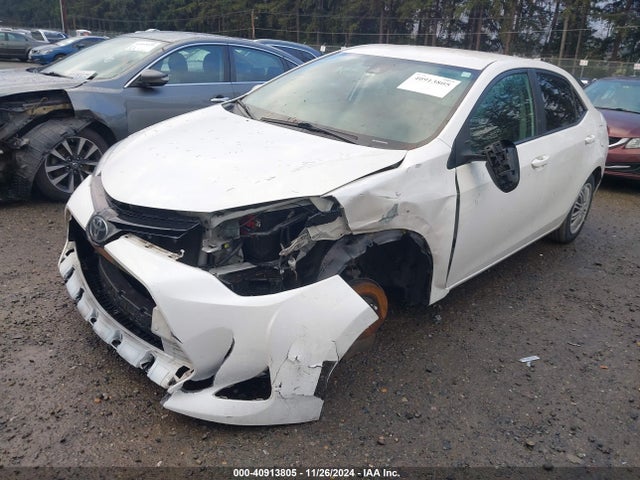 Toyota COROLLA LE 2018 5YFBURHEXJP841252 Image 2