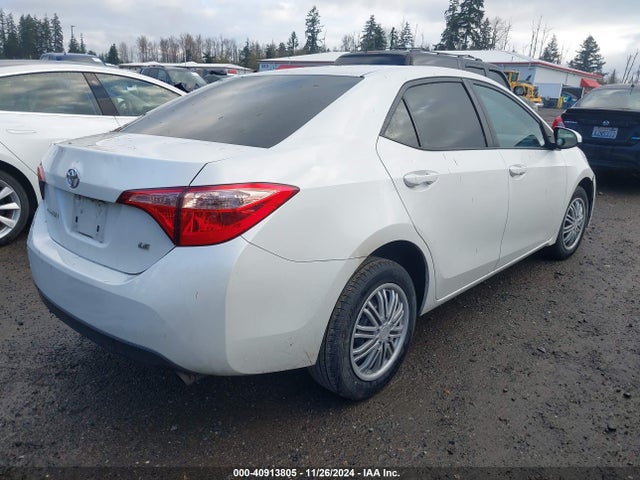 Toyota COROLLA LE 2018 5YFBURHEXJP841252 Image 4