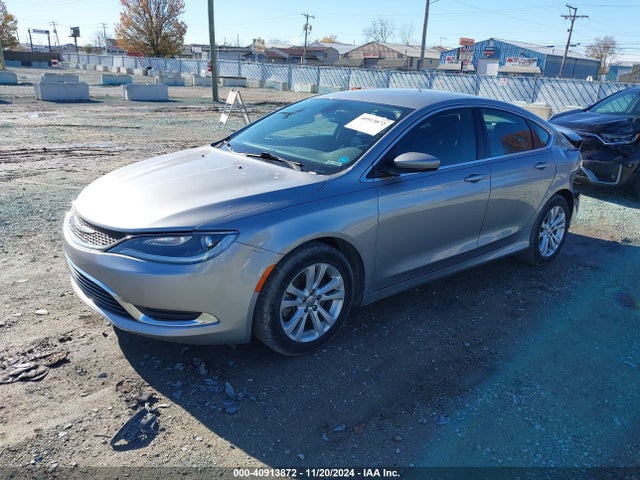 Chrysler 200 Limited 2015 1C3CCCAG9FN731589 Image 2
