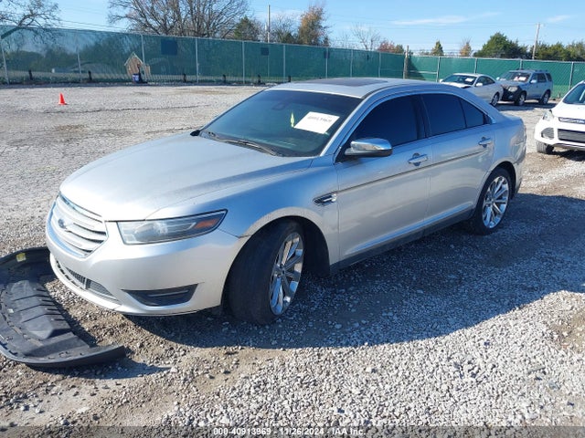 Ford Taurus Limited 2015 1FAHP2F86FG104022 Image 2