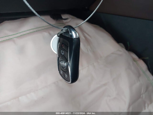 Buick Envision Essence 2017 LRBFXDSA1HD117382 Image 11