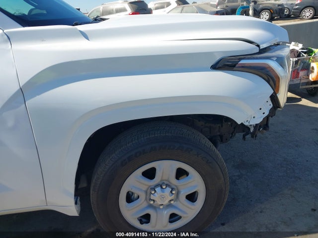 Toyota Tundra Sr 2023 5TFKB5AAXPX025125 Image 18