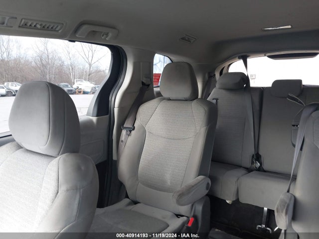 5TDKSKFC1MS036492 Toyota SIENNA LE