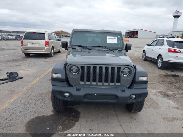 1C4HJXDG6MW750988 Jeep Wrangler Unlimited Sport S 4x4