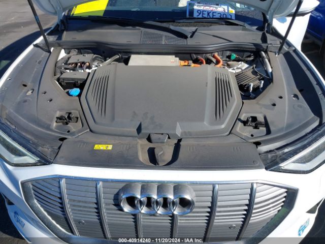 WA1VABGE0KB024140 Audi E-tron Premium Plus