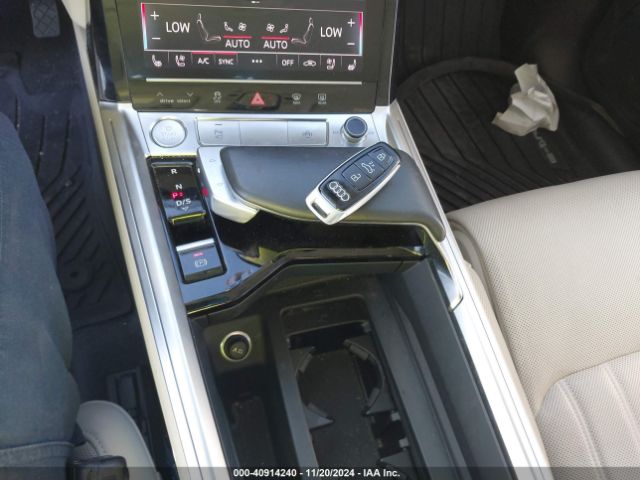 WA1VABGE0KB024140 Audi E-tron Premium Plus