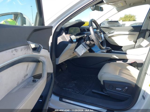 WA1VABGE0KB024140 Audi E-tron Premium Plus