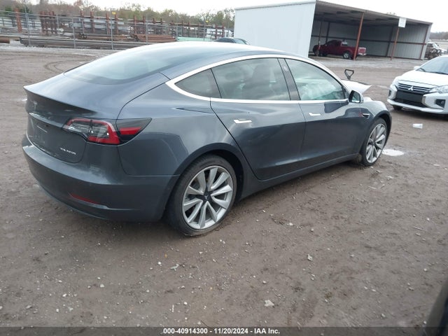2018 TESLA MODEL 3 5YJ3E1EB2JF087272 Photo 3