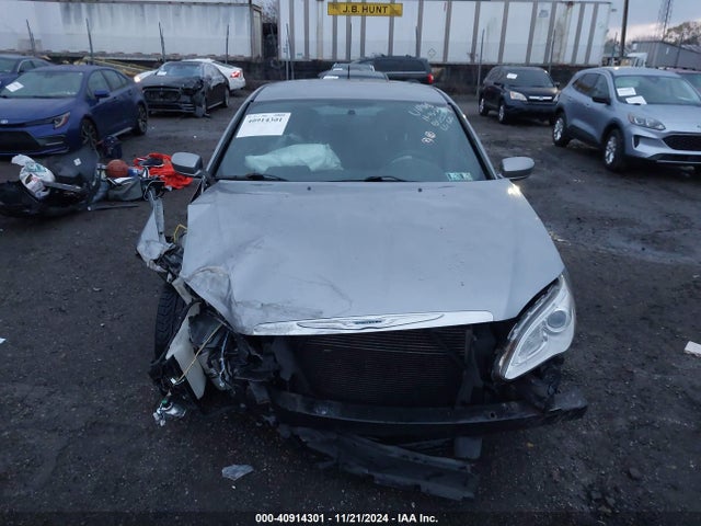 1C3CCBBB1EN185835 Chrysler 200 Touring