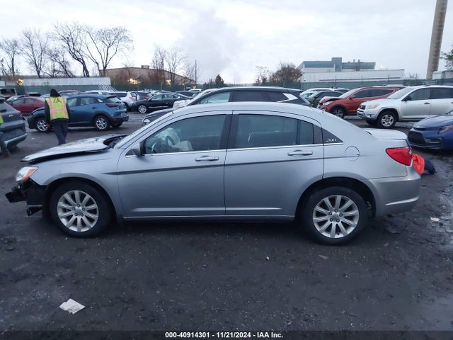 Chrysler 200 Touring 2014 1C3CCBBB1EN185835 Image 15