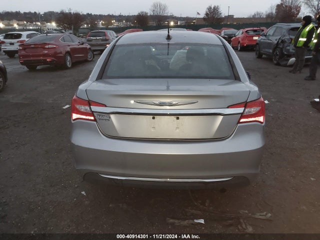 Chrysler 200 Touring 2014 1C3CCBBB1EN185835 Image 17