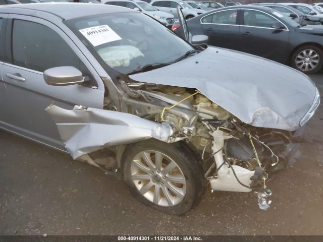 1C3CCBBB1EN185835 Chrysler 200 Touring