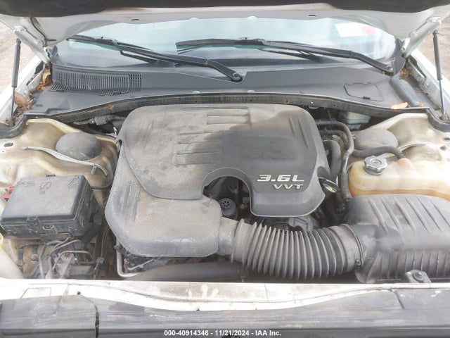 Chrysler 300 2014 2C3CCAAG0EH127750 Image 10