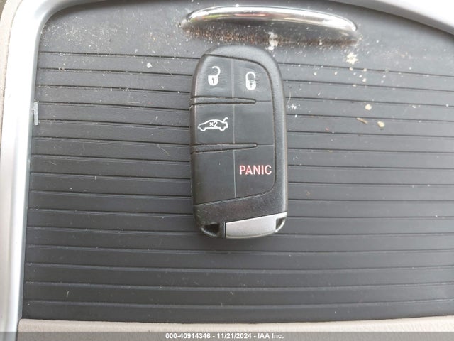 Chrysler 300 2014 2C3CCAAG0EH127750 Image 11