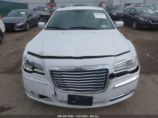 Chrysler 300 2014 2C3CCAAG0EH127750 Image 12