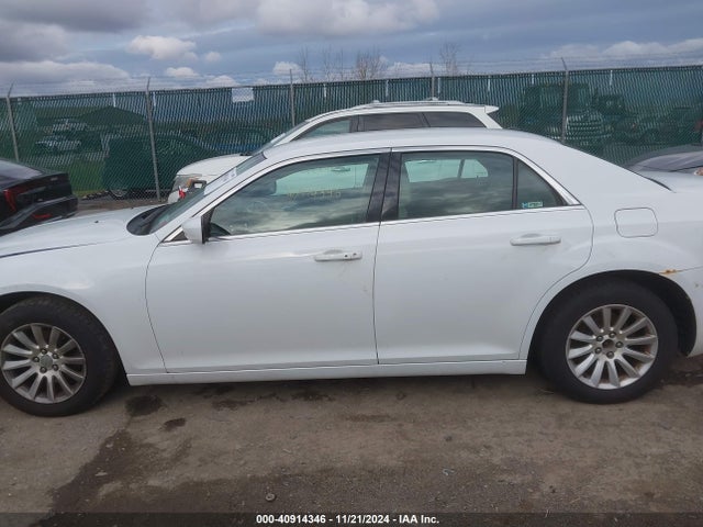 Chrysler 300 2014 2C3CCAAG0EH127750 Image 14