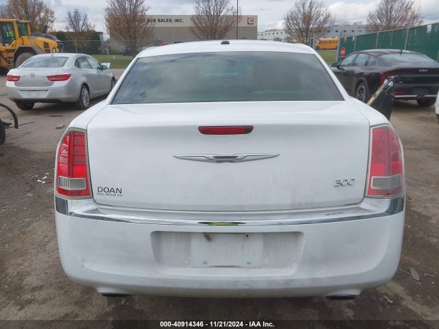 Chrysler 300 2014 2C3CCAAG0EH127750 Image 16