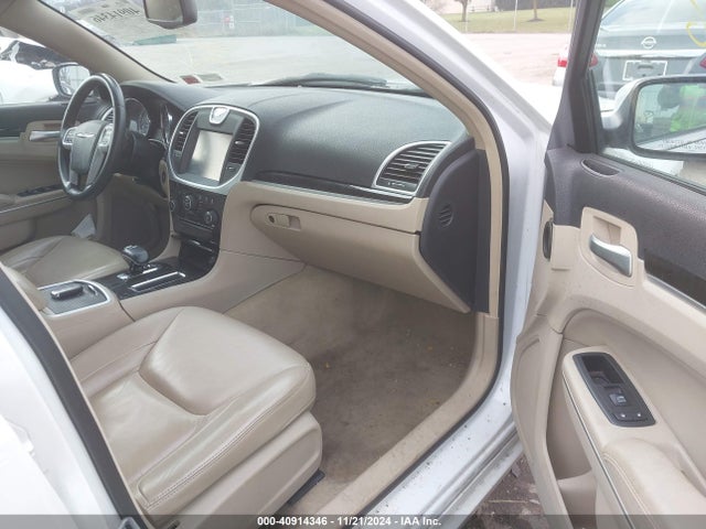 Chrysler 300 2014 2C3CCAAG0EH127750 Image 5