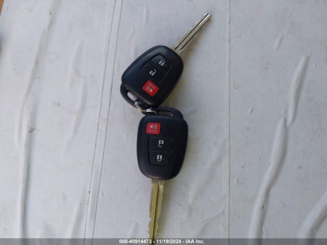 JTDKDTB32F1110427 Toyota Prius C One