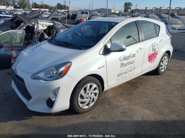 JTDKDTB32F1110427 Toyota Prius C One