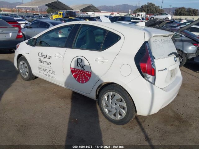 JTDKDTB32F1110427 Toyota Prius C One