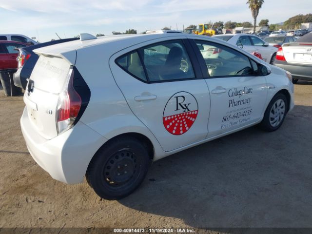 JTDKDTB32F1110427 Toyota Prius C One
