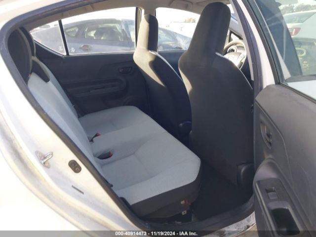 JTDKDTB32F1110427 Toyota Prius C One