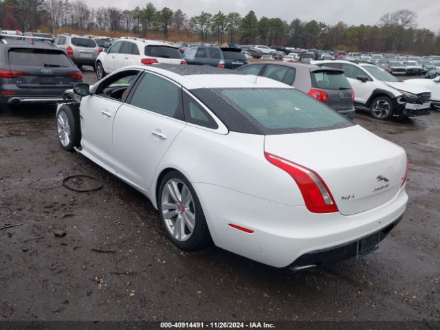 2017 JAGUAR XJ SAJWA2G73H8W04310 Photo 2