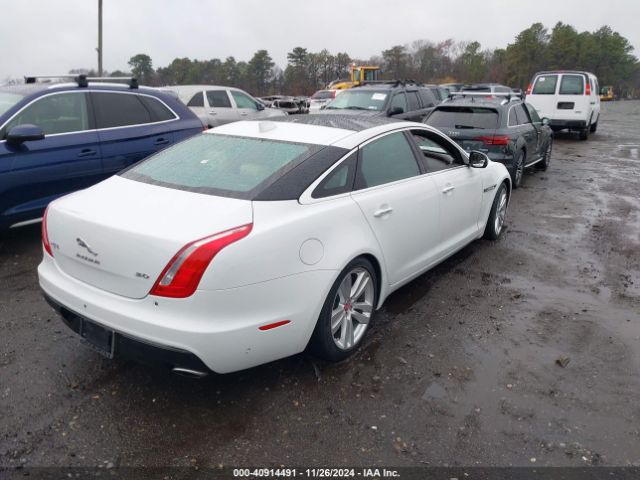 2017 JAGUAR XJ SAJWA2G73H8W04310 Photo 3
