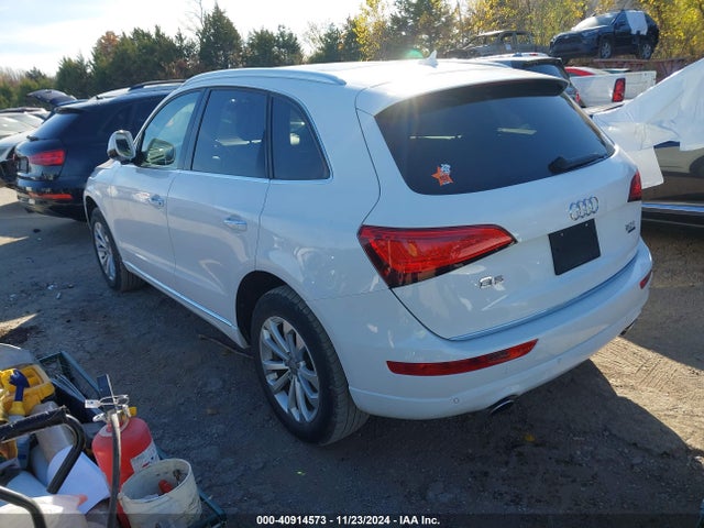 Audi Q5 2.0t Premium 2016 WA1L2AFP8GA098114 Image 3